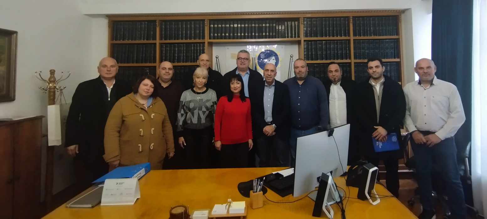Σέρρες: Ο Γ. Μπρατάκος στο Επιμελητήριο – Συζήτηση για τα προβλήματα του επιχειρείν και το ρόλο των Επιμελητηρίων