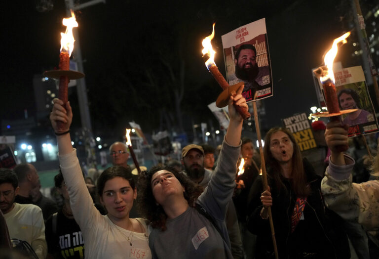 Κατάπαυση πυρός: Αγωνία στο Ισραήλ για τους ομήρους – Eλπίδα στα ερείπια της Γάζας μετά την συμφωνία