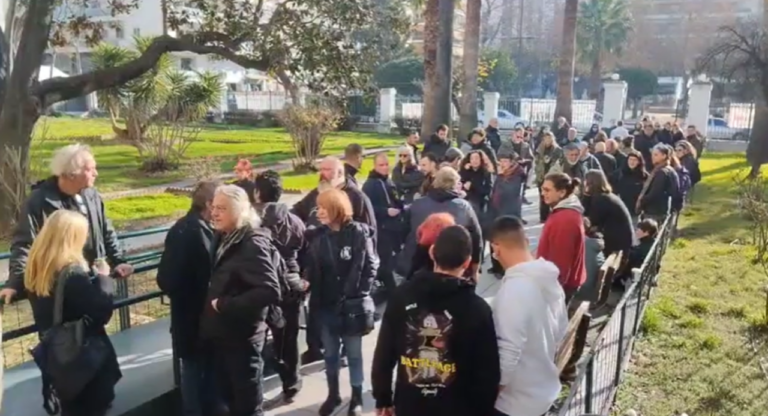 Βόλος: Σε εξέλιξη η δίκη των τριών αστυνομικών που κατηγορούνται για τον ξυλοδαρμό του Βασίλη Μάγγου