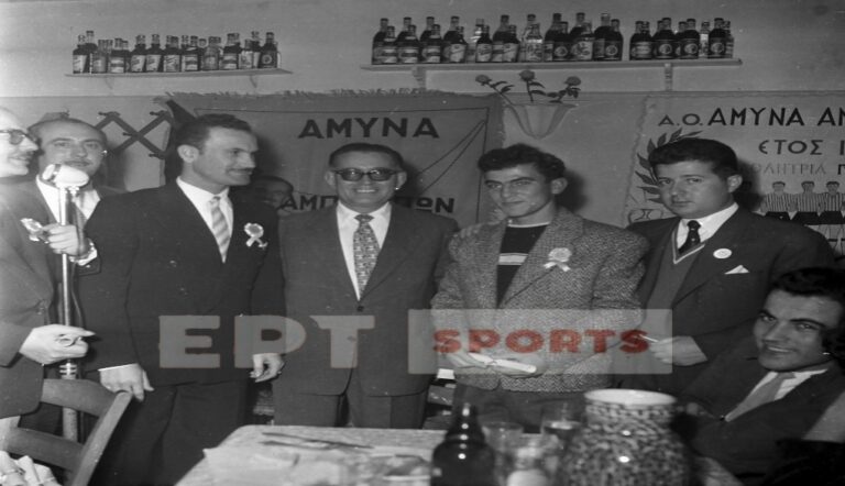 Μίμης Δομάζος: Η λατρεία για το ποδόσφαιρο και τα πρώτα χρόνια στην Άμυνα Αμπελοκήπων