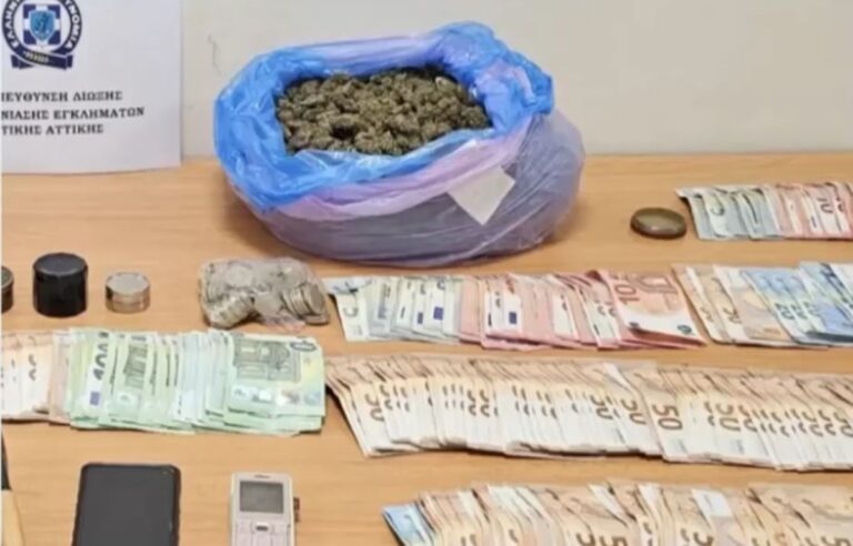 ΕΛ.ΑΣ.: Σε αποθήκη ναρκωτικών είχαν μετατρέψει  διαμέρισμα στο Περιστέρι – Τρεις συλλήψεις για διακίνηση και το νόμο περί όπλων