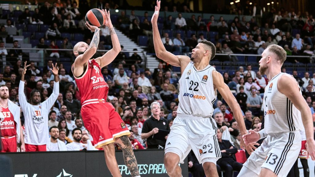Euroleague: Δήλωση πρωτιάς στην Μαδρίτη με… εξωγήινο Φουρνιέ o Ολυμπιακός, 96-86 την Ρεάλ