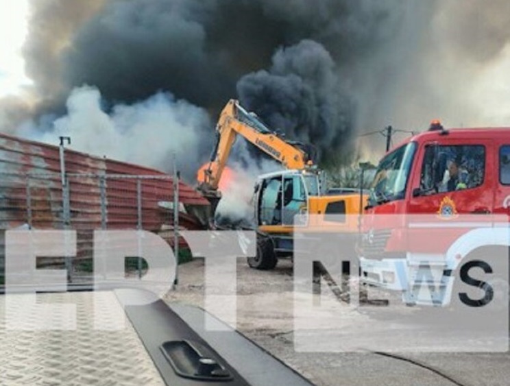 Πυρκαγιά σε απορρίμματα σε οικοπεδικό χώρο στον Ασπρόπυργο