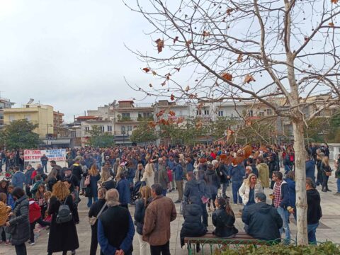 Ηγουμενίτσα: Μαζική συγκέντρωση και πορεία για τα Τέμπη
