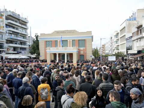 Συγκέντρωση διαμαρτυρίας στο Ηράκλειο για τα θύματα της τραγωδίας των Τεμπών