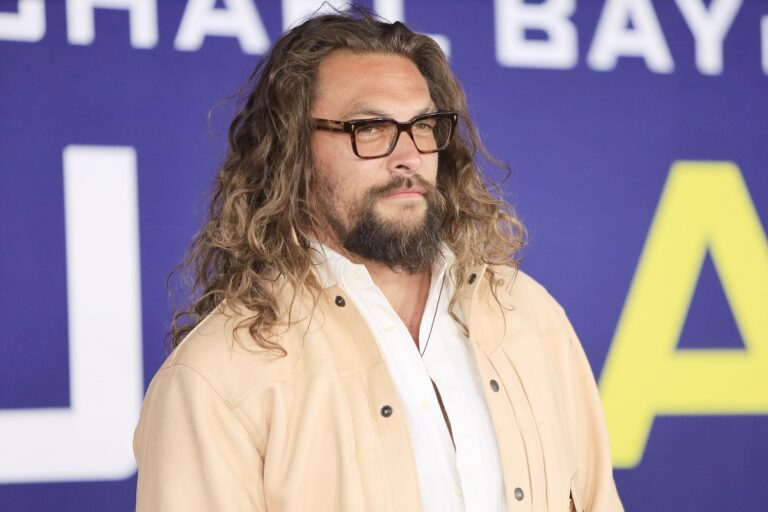 Ο Τζέισον Μομόα επιστρέφει ως “Lobo” στο νέο σύμπαν της DC