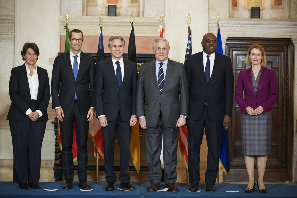 ΕΕ: Η Ευρωπαϊκή Ένωση θα μπορούσε να χαλαρώσει σταδιακά τις κυρώσεις κατά της Συρίας σε περίπτωση «χειροπιαστής προόδου»