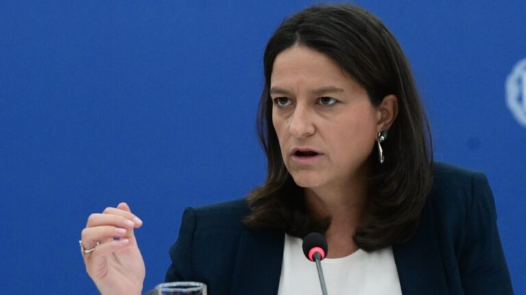 Νίκη Κεραμέως στο ΕΡΤNews: Από 1η Απριλίου νέα αύξηση του κατώτατου μισθού – Για πρώτη φορά θα προστατεύονται και οι υπάλληλοι του δημοσίου