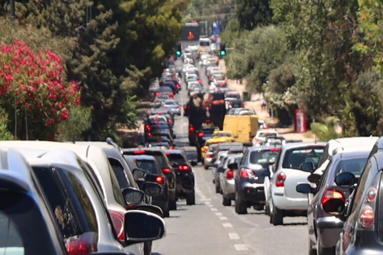 ΕΛ.ΑΣ.: «Αυτό το Πάσχα βάφουμε κόκκινα μόνο τα αβγά»
