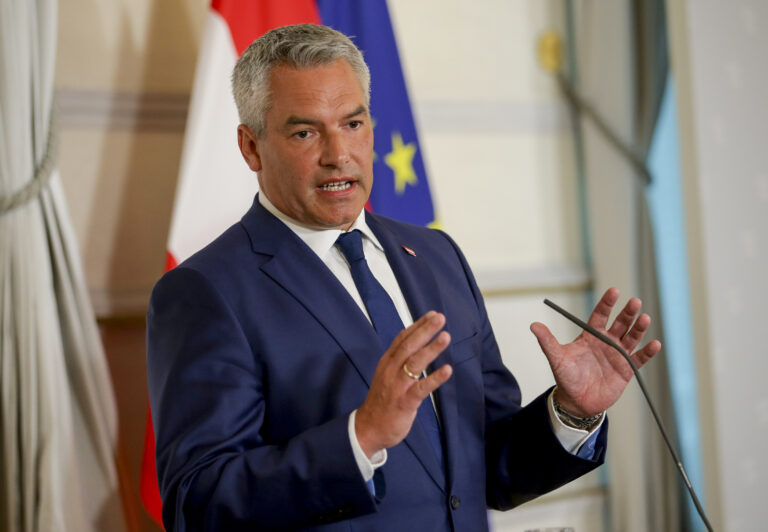 Αυστρία: «Ναυάγιο» στις συνομιλίες για τον σχηματισμό κυβέρνησης – Παραιτείται ο Καγκελάριος Νεχάμερ, κερδισμένη η ακροδεξιά