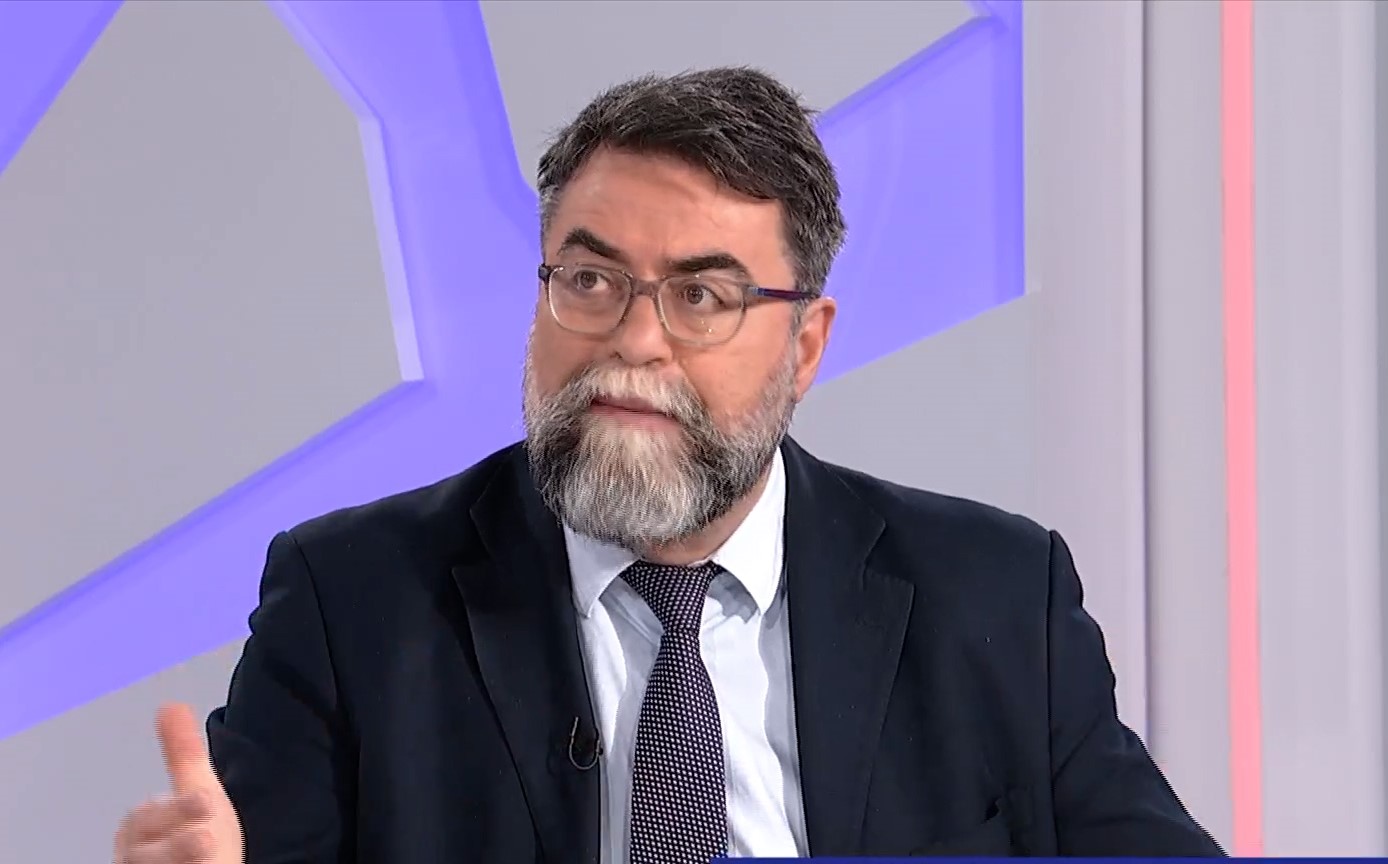 Β. Οικονόμου στο Πρώτο για αεροπορικά εισιτήρια από Σαντορίνη: Έχουν αποκατασταθεί τα πράγματα – Μπήκαν πολλά επιπλέον δρομολόγια (audio)
