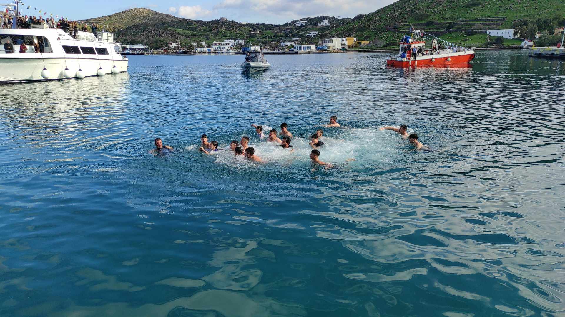 Θεοφάνια: Λαμπρός ο αγιασμός των υδάτων στην Πάτμο