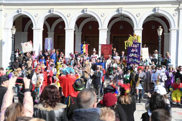 Πάτρα: Έγινε “Ντόρος” ενόψει της αποψινής τελετής έναρξης του καρναβαλιού