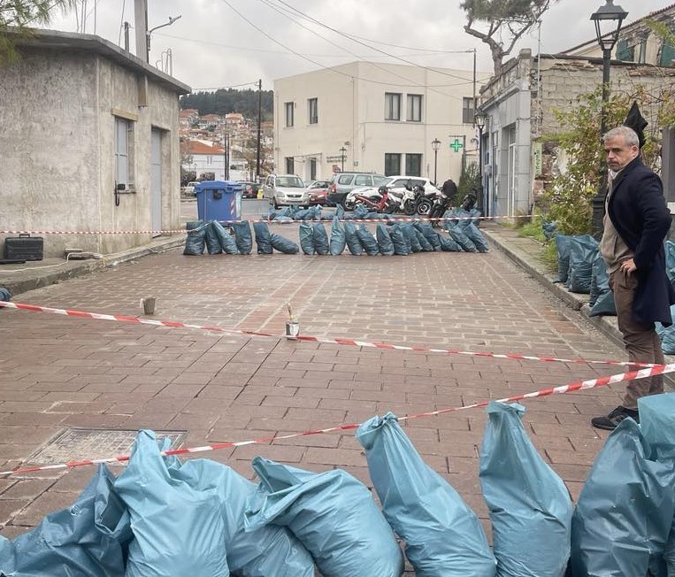 Μυτιλήνη: Αποκατάσταση πλακόστρωτου στην Επάνω Σκάλα