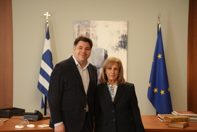 Αποχαιρετιστήρια συνάντηση της περιφερειάρχη Κ. Μακεδονίας Αθηνάς Αηδονά με τον απερχόμενο πρέσβη των ΗΠΑ Τζορτζ Τσούνη