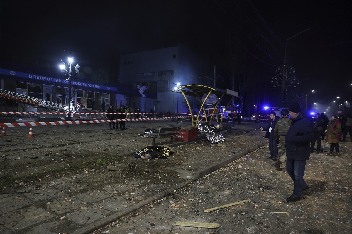 Ρωσικό πλήγμα στη Ζαπορίζια: Τουλάχιστον 13 νεκροί και 30 τραυματίες