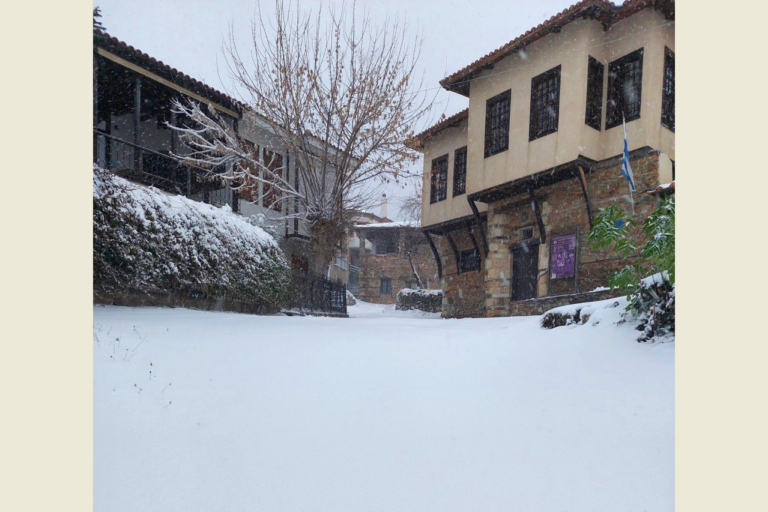 Μόνο με αντιολισθητικές αλυσίδες η κυκλοφορία σε όλη την παραλιακή ζώνη της Μαρώνειας