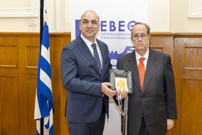 Επίτιμος πρόεδρος του ΕΒΕΘ ο Εμμανουήλ Βλαχογιάννης