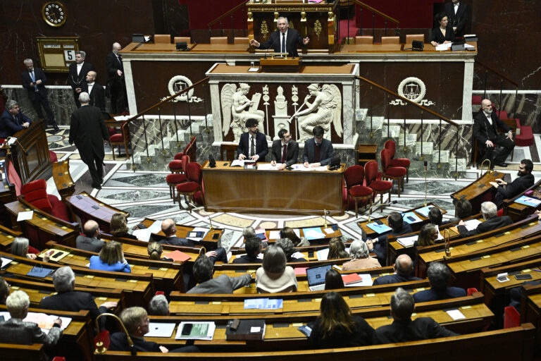 Γαλλία: Η Γερουσία ενέκρινε τον προϋπολογισμό του 2025
