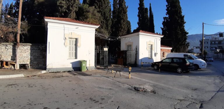 Καταδίκη δημάρχου Βόλου για κοπή κυπαρισσιών στο Κοιμητήριο Ταξιαρχών
