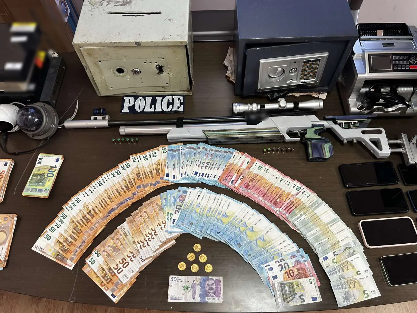 Εξαρθρώθηκε εγκληματική οργάνωση που είχε στόχο την εμπορία γυναικών – 26 συλλήψεις