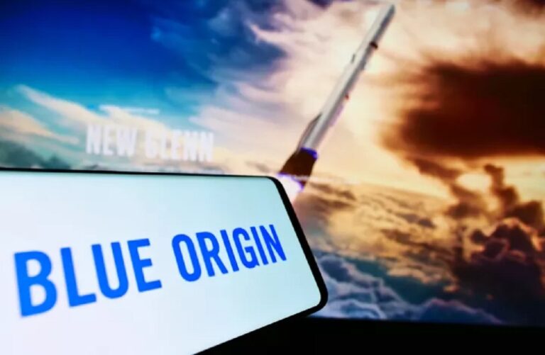ΗΠΑ: Η Blue Origin του Τζεφ Μπέζος θα απολύσει το 10% του προσωπικού της