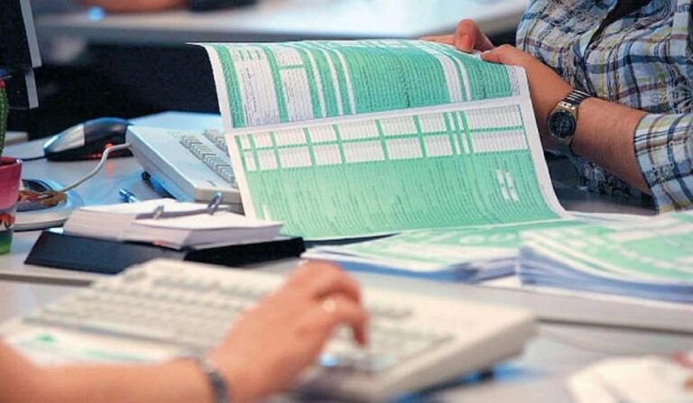 Αυτόματες φορολογικές δηλώσεις: Νέα προθεσμία υποβολής από την ΑΑΔΕ με στόχο τον περιορισμό των λαθών