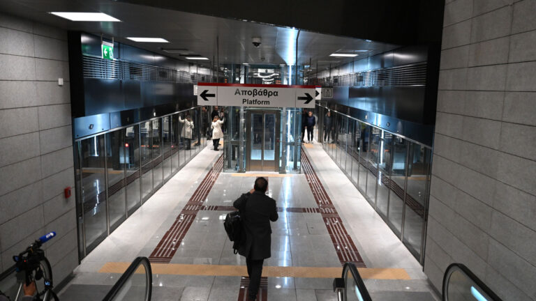 Θεσσαλονίκη: Εκτός λειτουργίας το μετρό- Άγνωστη η ώρα αποκατάστασης του προβλήματος (βίντεο)