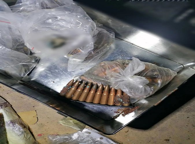 Λάρισα: Το χρονικό του θρίλερ με τους 2 νεκρούς και την αυτοκτονία – Καλάσνικοφ και χειροβομβίδες στο οπλοστάσιο του 60χρονου