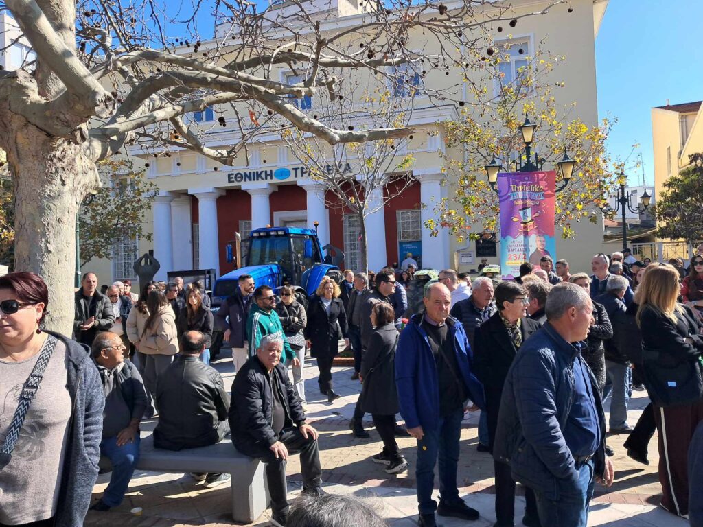 Μεγάλη συγκέντρωση και στον Πύργο – «Δεν έχω οξυγόνο» και από την αγορά με κλειστά μαγαζιά
