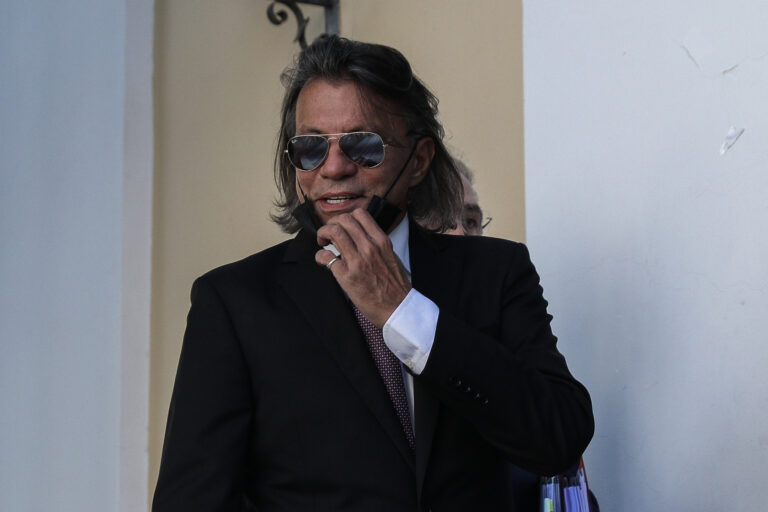 Ηλίας Ψινάκης στη δίκη για το Μάτι: Έλειπα σε άδεια την ημέρα της τραγικής πυρκαγιάς – Τι είπε στην απολογία του