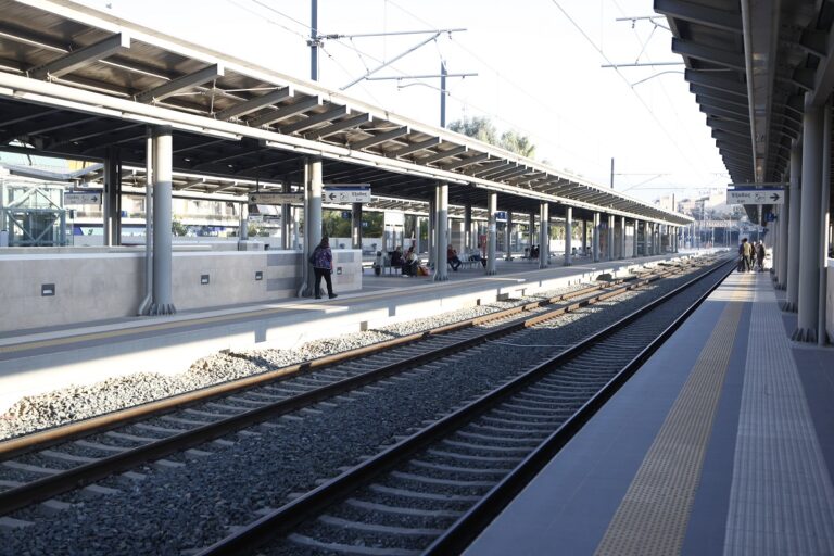 Άκης Σκέρτσος: Τι έχει γίνει στους ελληνικούς σιδηροδρόμους τα τελευταία 2 χρόνια και τι μένει να γίνει έως το 2027