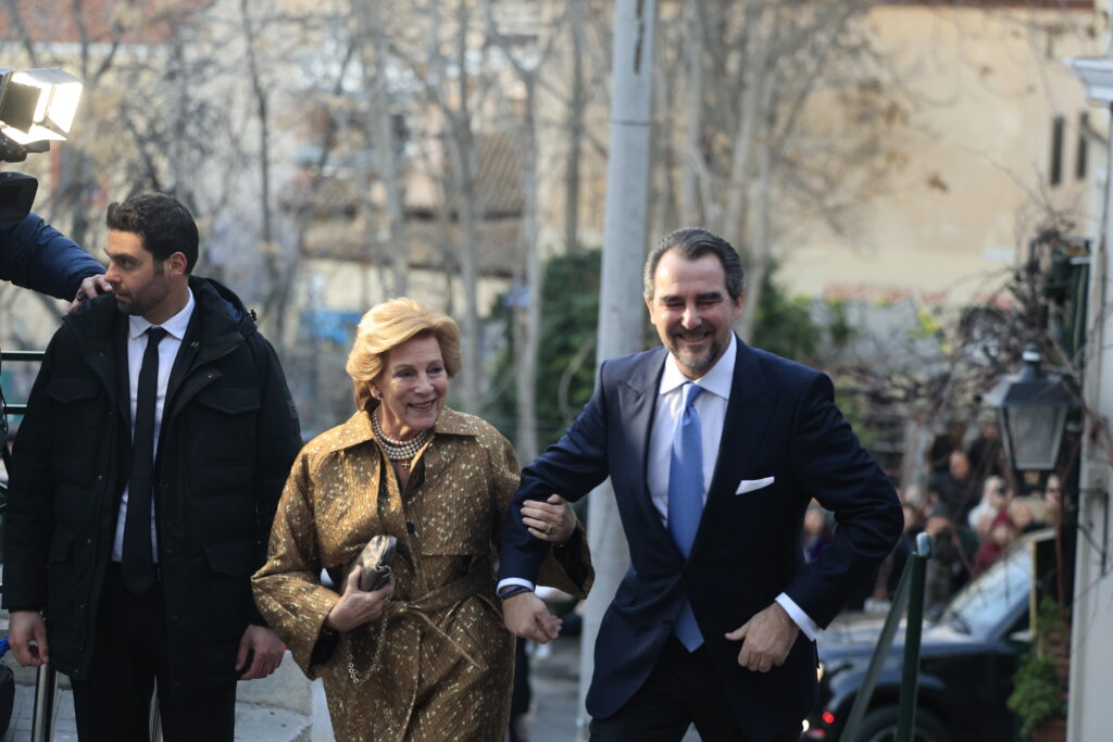 Γάμος Νικόλαου Ντε Γκρες – Χρυσής Βαρδινογιάννη: Φωτογραφίες από την τελετή στον Ιερό Ναό Αγίου Νικολάου Ραγκαβά
