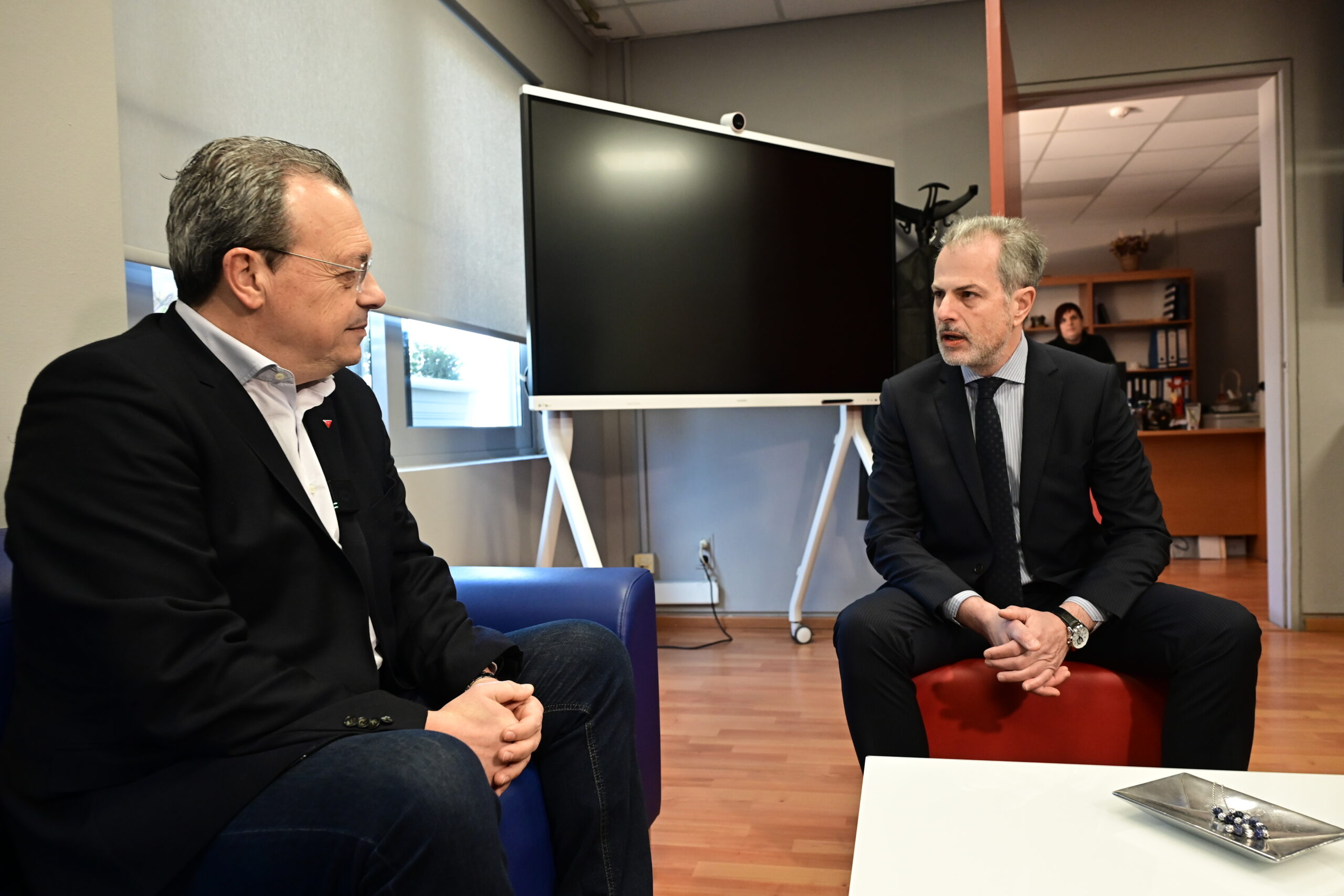 Συνάντηση Φάμελλου – Παπαδόπουλου στην ΕΡΤ: «Η δημόσια τηλεόραση είναι πυλώνας όχι μόνο της ενημέρωσης, αλλά και της δημοκρατίας»
