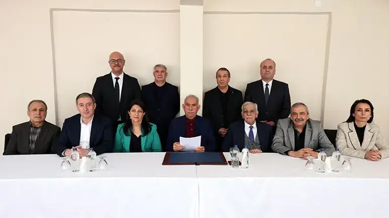 Έκκληση Οτσαλάν για επίλυση του Κουρδικού: Καλεί το ΡΚΚ να καταθέσει τα όπλα