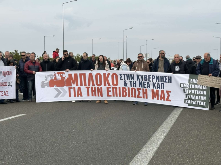 Με τους αγρότες του μπλόκου του Ριζομύλου συναντήθηκε ο Α. Μεϊκόπουλος