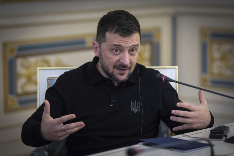 Β. Ζελένσκι: Πρόθυμος να παραιτηθώ για την ειρήνη στην Ουκρανία – Ανταλλάζω τη θέση μου με την ένταξη στο ΝΑΤΟ