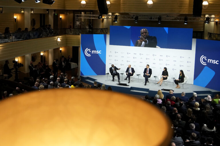 «Χάσμα» ΗΠΑ – Ευρώπης στο Μόναχο: Τον ρόλο της στον πόλεμο στην Ουκρανία και απέναντι στη διακυβέρνηση Τραμπ αναζητά η Ευρώπη
