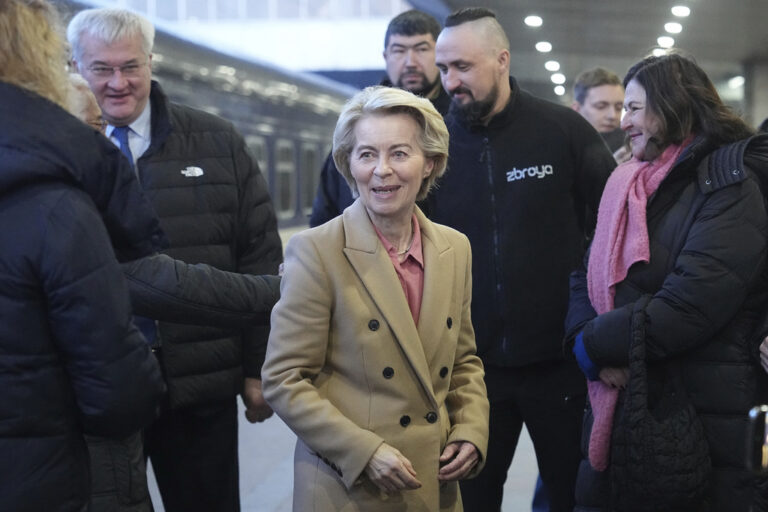Φον ντερ Λάιεν από τη Σύνοδο στο Κίεβο: Νέο πακέτο βοήθειας ύψους 3,5 δισ. ευρώ από την ΕΕ – Τι είπε για τον Πούτιν
