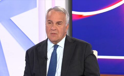«Ήταν όλοι τους μεταμφιεσμένοι» – Αυτόπτης μάρτυρας περιγράφει στο ΕΡΤnews τη ληστεία στην Κάτω Τιθορέα