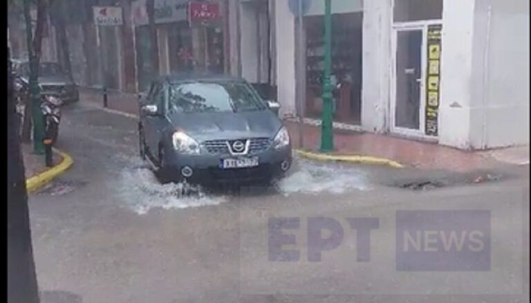 Χίος: Προβλήματα σε κεντρικούς δρόμους από την πρωϊνή καταιγίδα