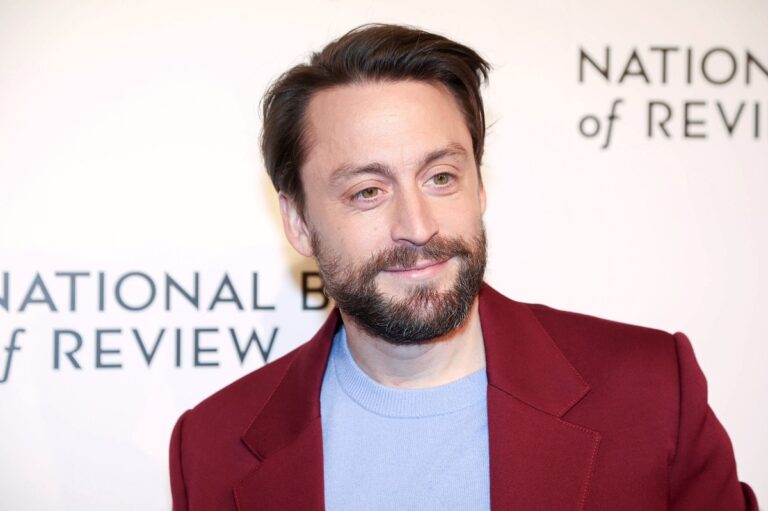  Κίραν Κάλκιν: Θρίαμβος στα BAFTA, παρά την απουσία του