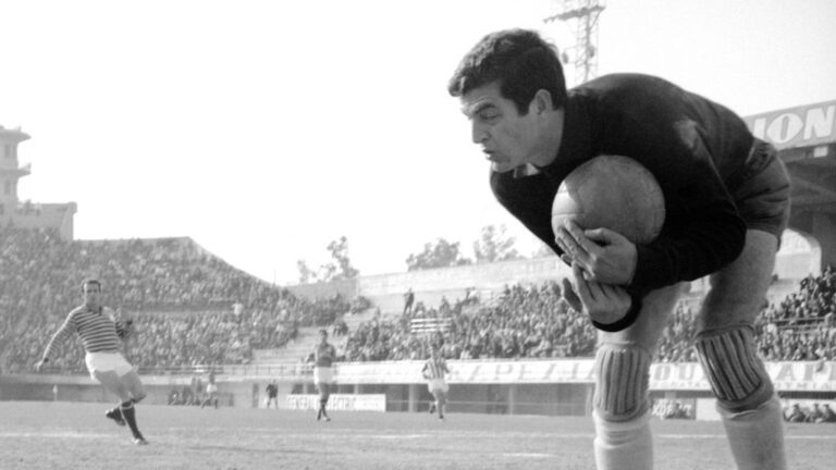 Τάκης Οικονομόπουλος: Το «Πουλί» πέταξε για τις αιώνιες θάλασσες