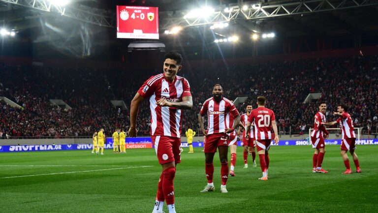 Κύπελλο Ελλάδος: Σκόρπισε με 6-0 την ΑΕΚ και είναι και …με τα δύο πόδια στον τελικό ο Ολυμπιακός