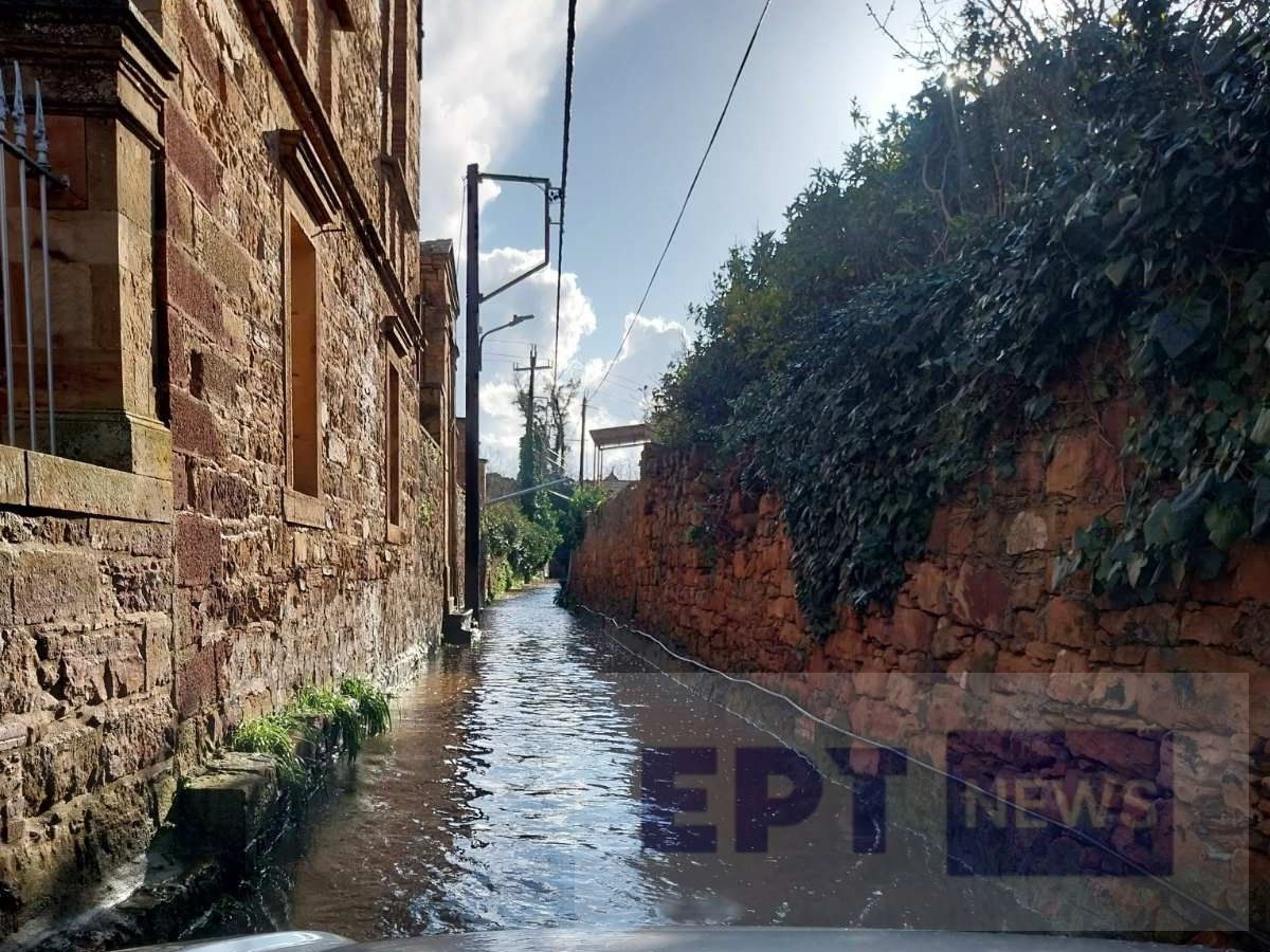 Πλημμύρησαν χωριά και δρόμοι στη Χίο από τη δυνατή νεροποντή – Επί ποδός τα συνεργεία του δήμου και της Πολιτικής Προστασίας