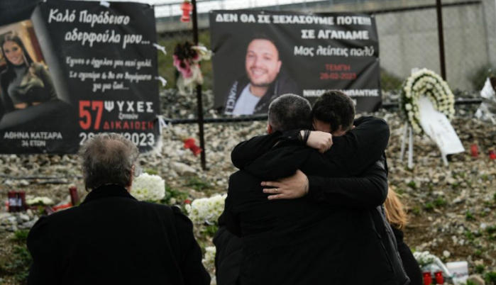 Η Παμποντιακή Ομοσπονδία Ελλάδος αποτίει φόρο τιμής στα θύματα της τραγωδίας των Τεμπών