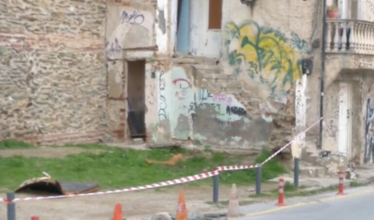 Θεσσαλονίκη: Εντοπίστηκε πτώμα σε εγκαταλελειμμένο σπίτι στο Επταπύργιο