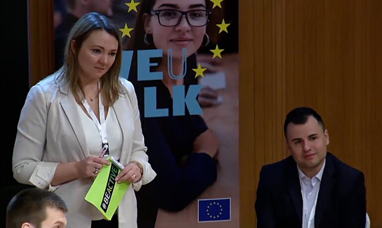 Ένθετο Προσβασιμότητα: Η Ε.Ε. ακούει τη φωνή των νέων για ένα πιο «προσβάσιμο» μέλλον