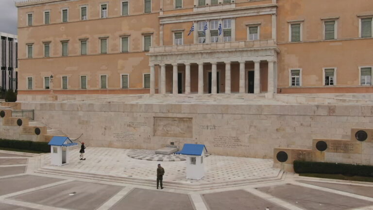 Τέμπη: Κορυφώνεται η πολιτική αντιπαράθεση με φόντο τη σύσταση Προανακριτικής