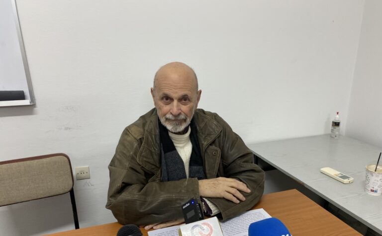 Στην Τρίπολη ο πρόεδρος της Επιτροπής για τη Διεθνή Ύφεση και Ειρήνη Σ. Τάσσος